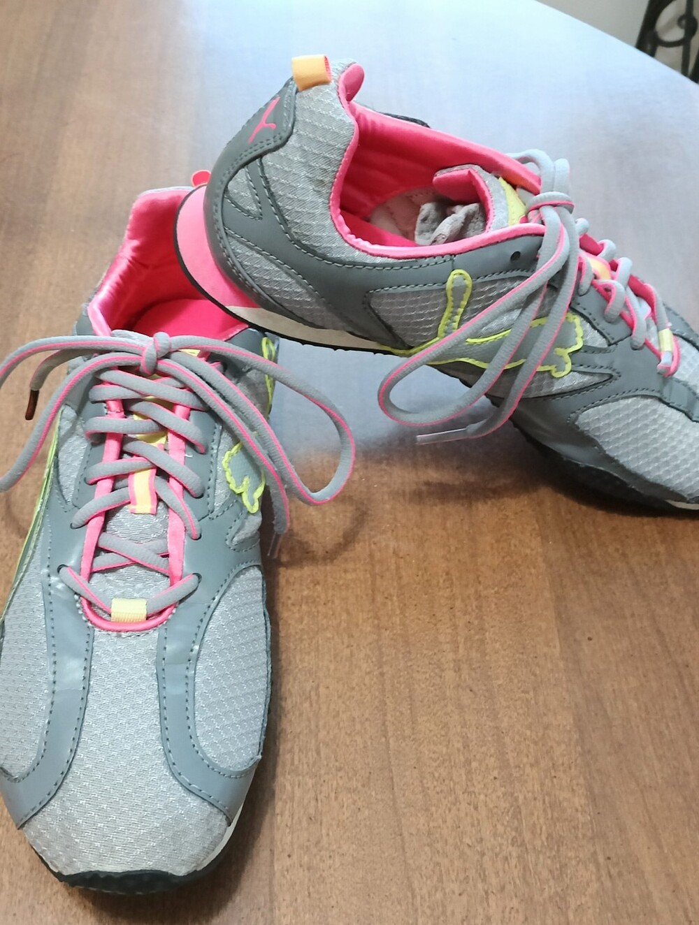 Like New Women's Puma Gray, Electric Pink & Chartreuse Athletic Shoes (8)